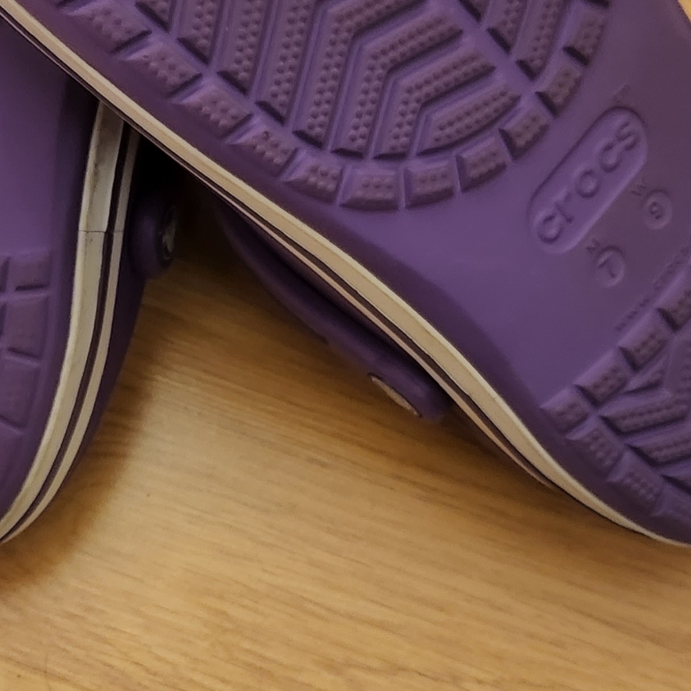 Purple crocs - Picture 5 of 8